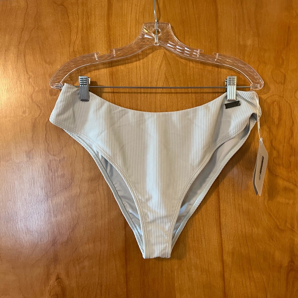 GYMSHARK Essence Low Rise Bikini Bottom Swim Oyster White NWT Size XL